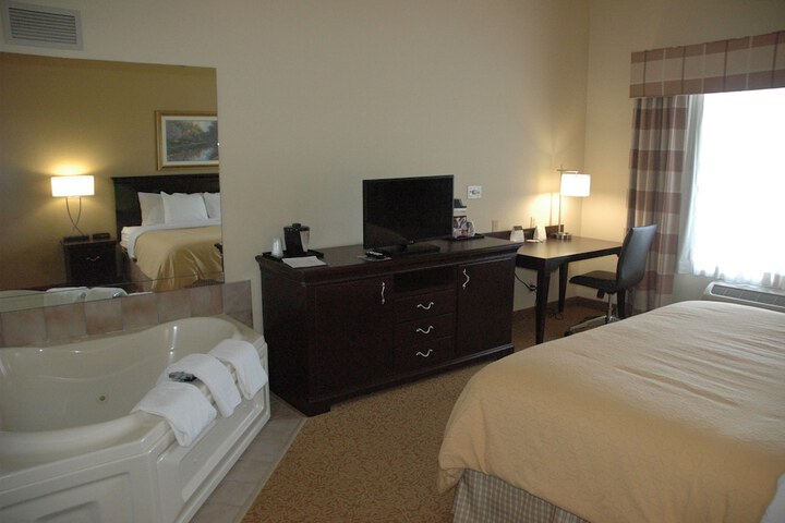 Room 7 of 12