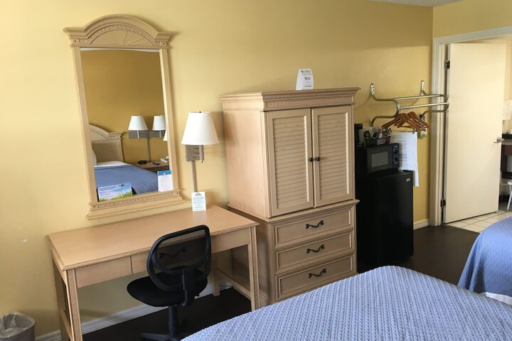 Room 12 of 22