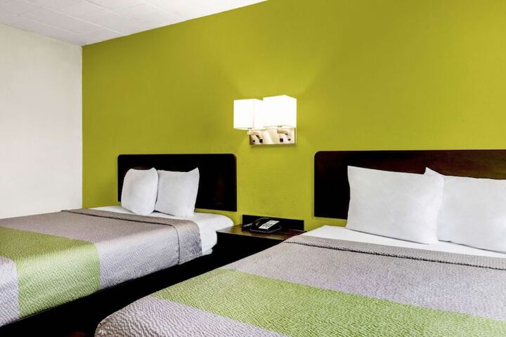 Room 17 of 19