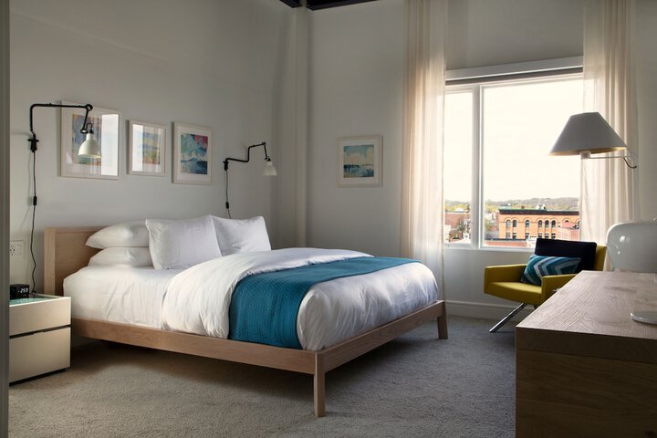 Room 8 of 38