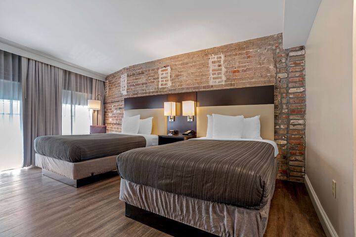 Room 32 of 52