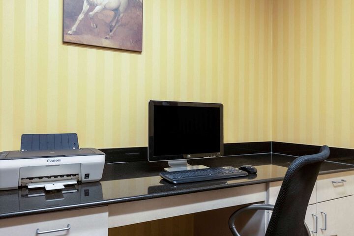 Business Center 29 of 29