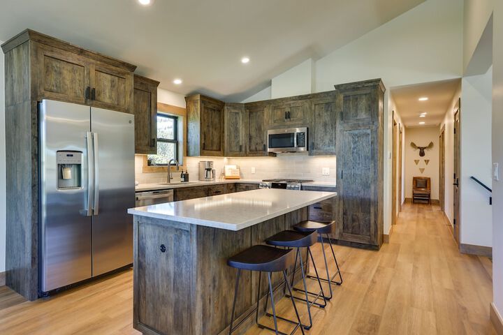 Updated Silverthorne Home w / Hot Tub & Mtn Views!