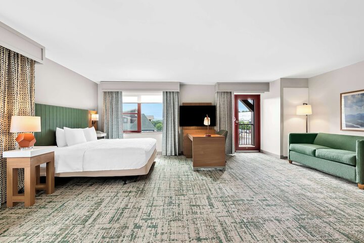 Room 32 of 70