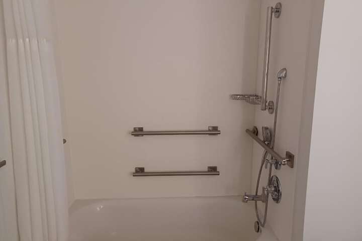 Room 19 of 37