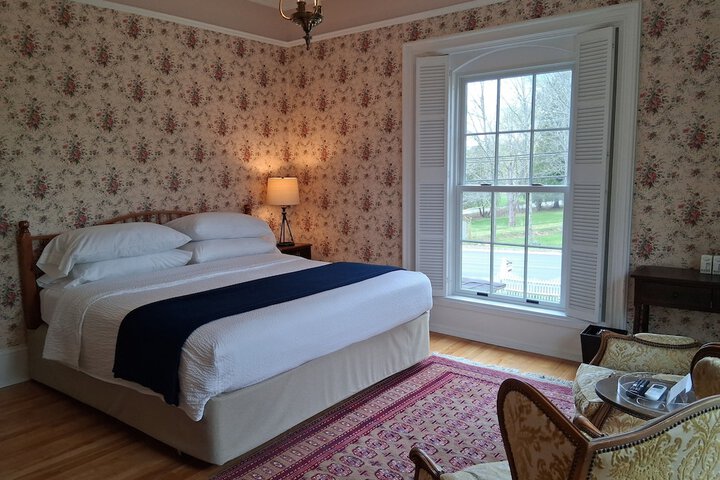 Homeport Inn and Tavern