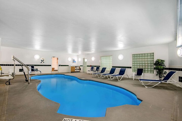 Pool 12 of 70