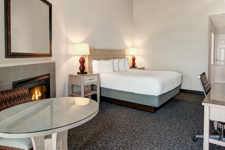 Hallmark Resort - Newport