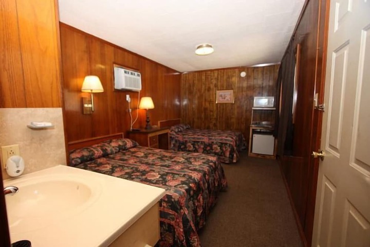 Room 42 of 44