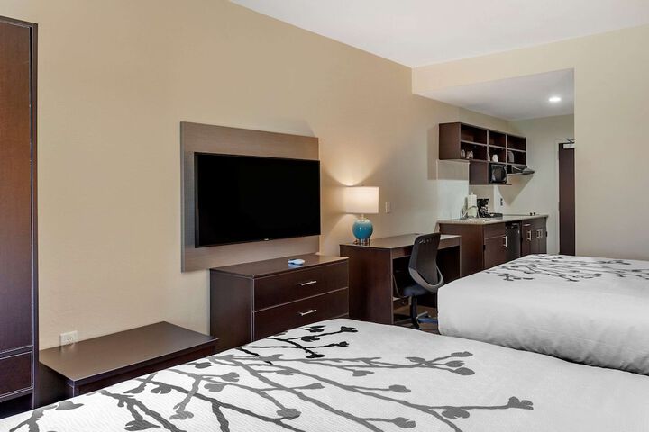 Room 20 of 28