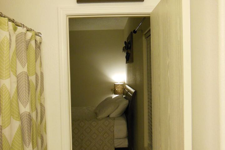 Room 8 of 24