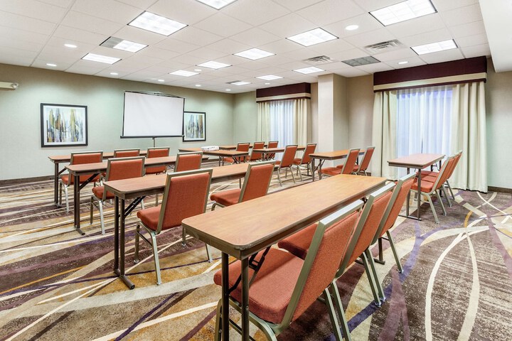 Hampton Inn & Suites Chicago-Libertyville