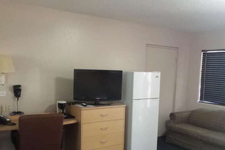 Room 6 of 31