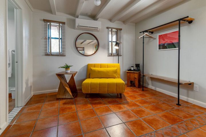 Room 21 of 27