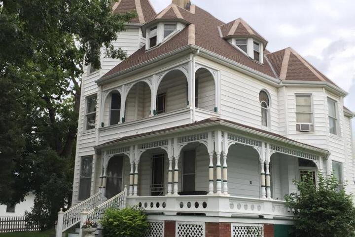 The Victorian on Main