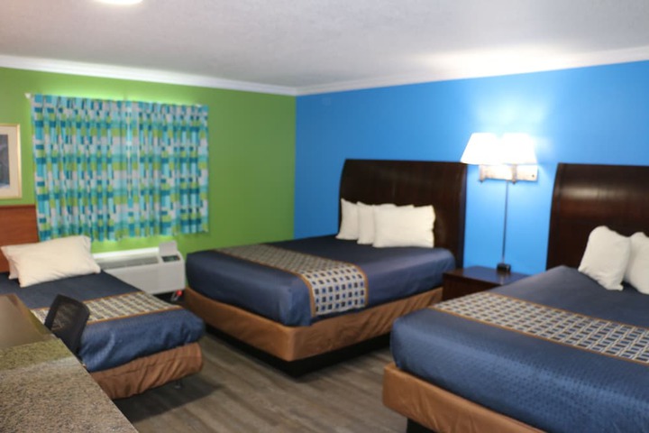 Room 25 of 53