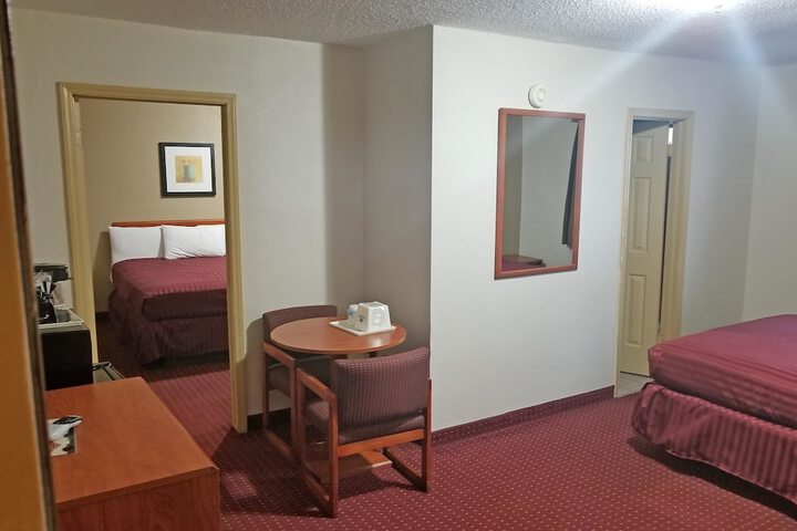 Room 11 of 19