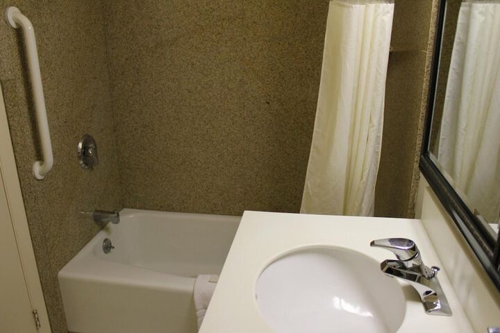 Room 11 of 21