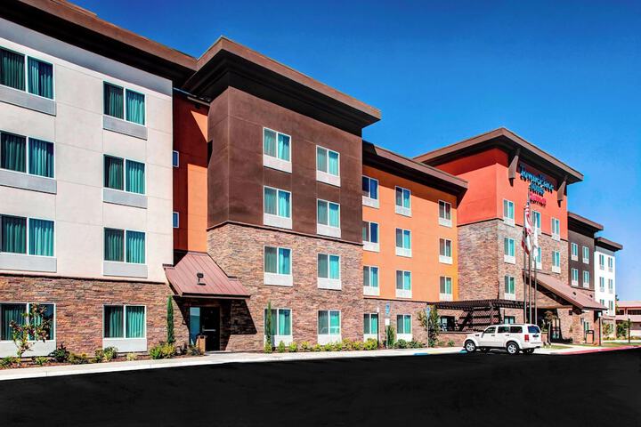 Hotel 2 of 25