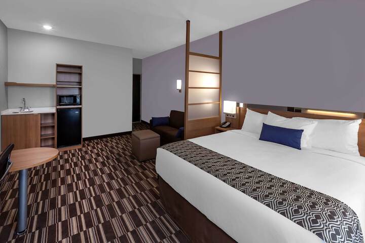 Room 12 of 19
