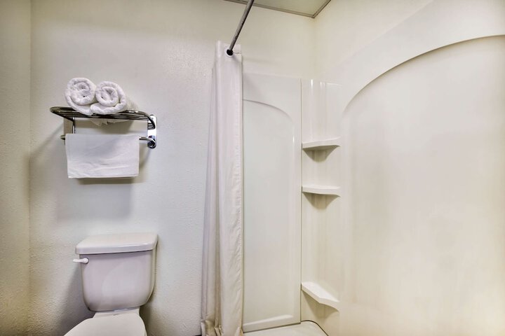 Motel 6 Percival IA