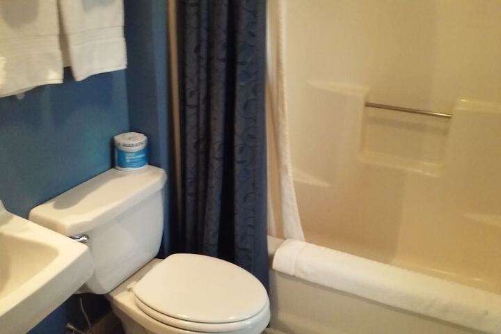 Room 12 of 40