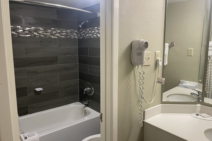 Room 18 of 37