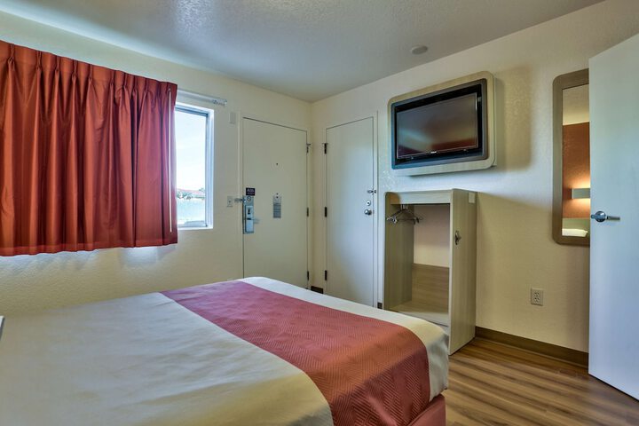 Room 20 of 37