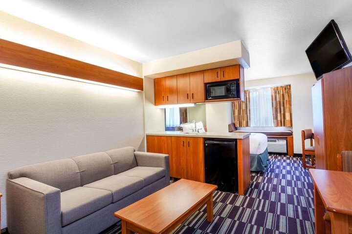 Room 26 of 63