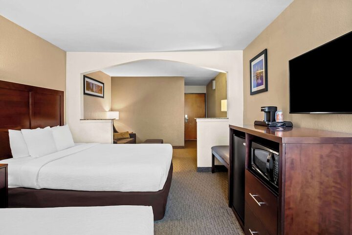 Room 10 of 43