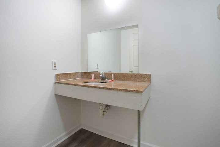 Room 15 of 30