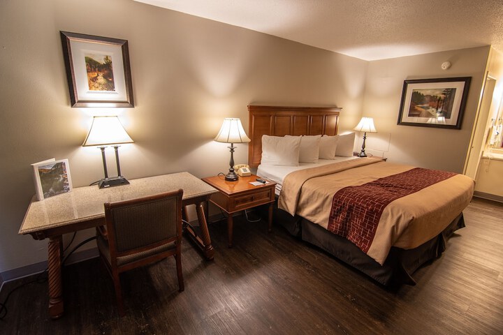 The Crow Peak Lodge
