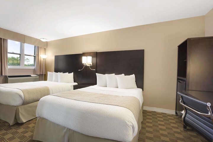 Room 6 of 20