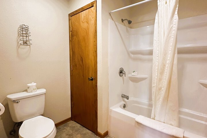 Room 190 of 299