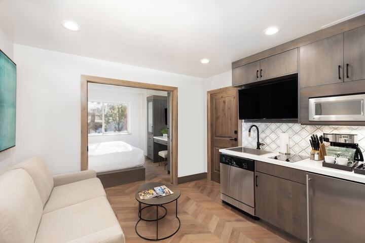 Room 44 of 75