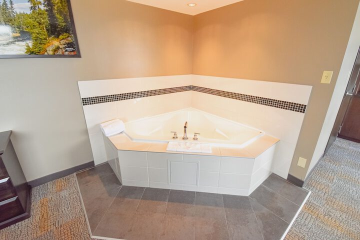 Hot Tub 47 of 48