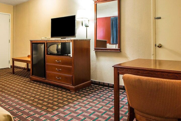 Room 17 of 29