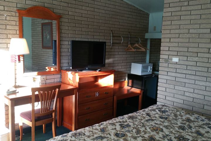 Room 9 of 9