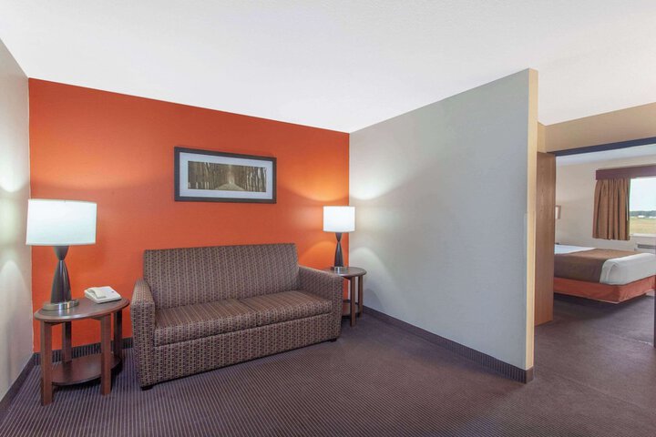 Room 15 of 39