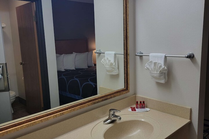 Room 31 of 42