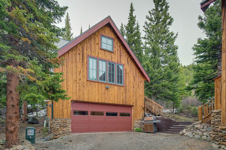 Idaho Springs Home w / Amazing Mountain Views!