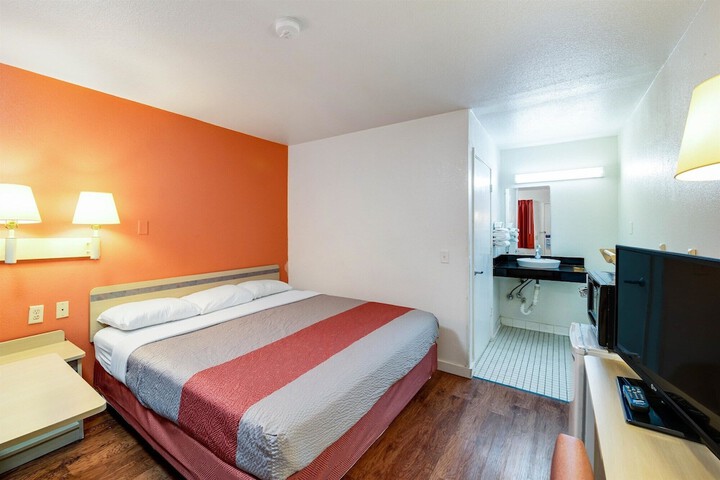 Motel 6 Greenville TX