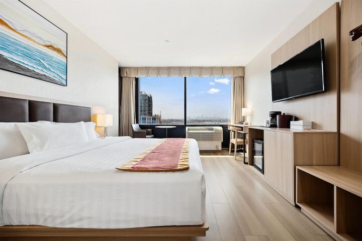 Ramada by Wyndham Flushing Queens