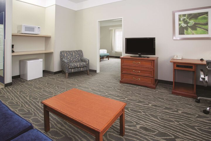 Room 32 of 63