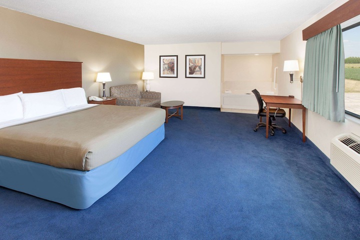 AmericInn by Wyndham Webster City