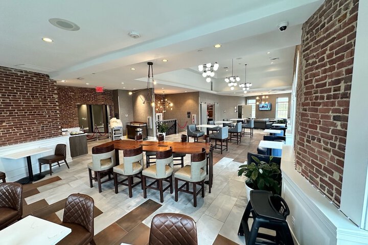 Hampton Inn & Suites Huntington Downtown