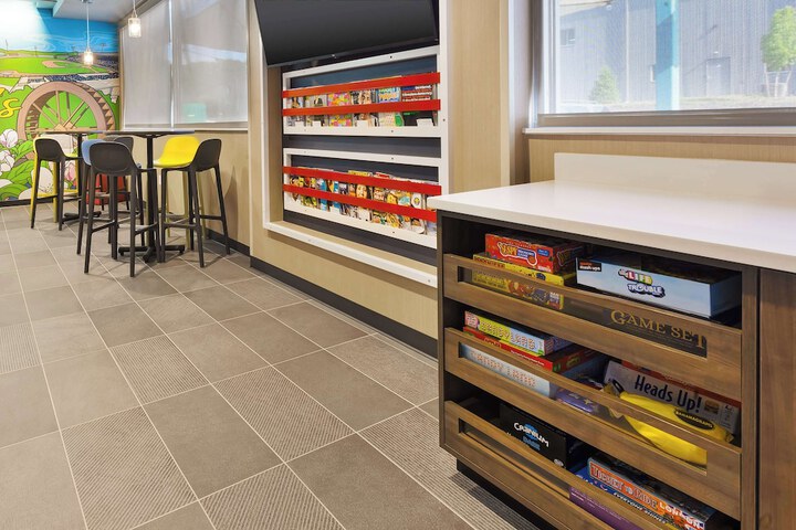Tru by Hilton Comstock Park Grand Rapids