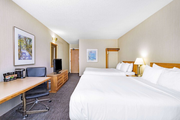 Room 7 of 27