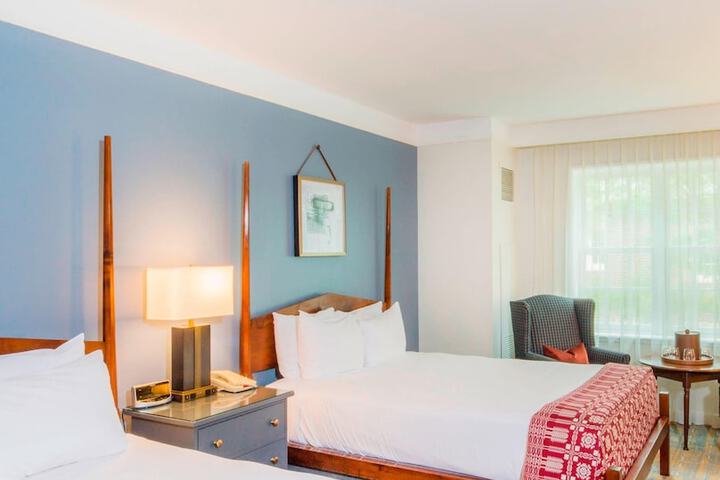 Williamsburg Lodge Autograph Collection