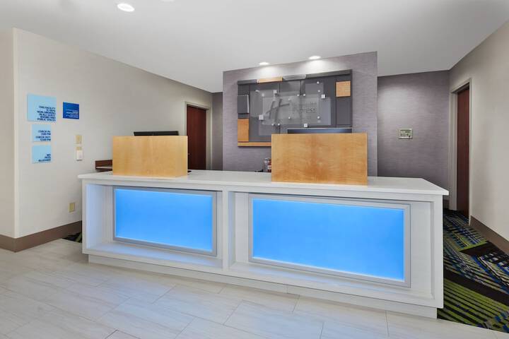 Hotel 5 of 40